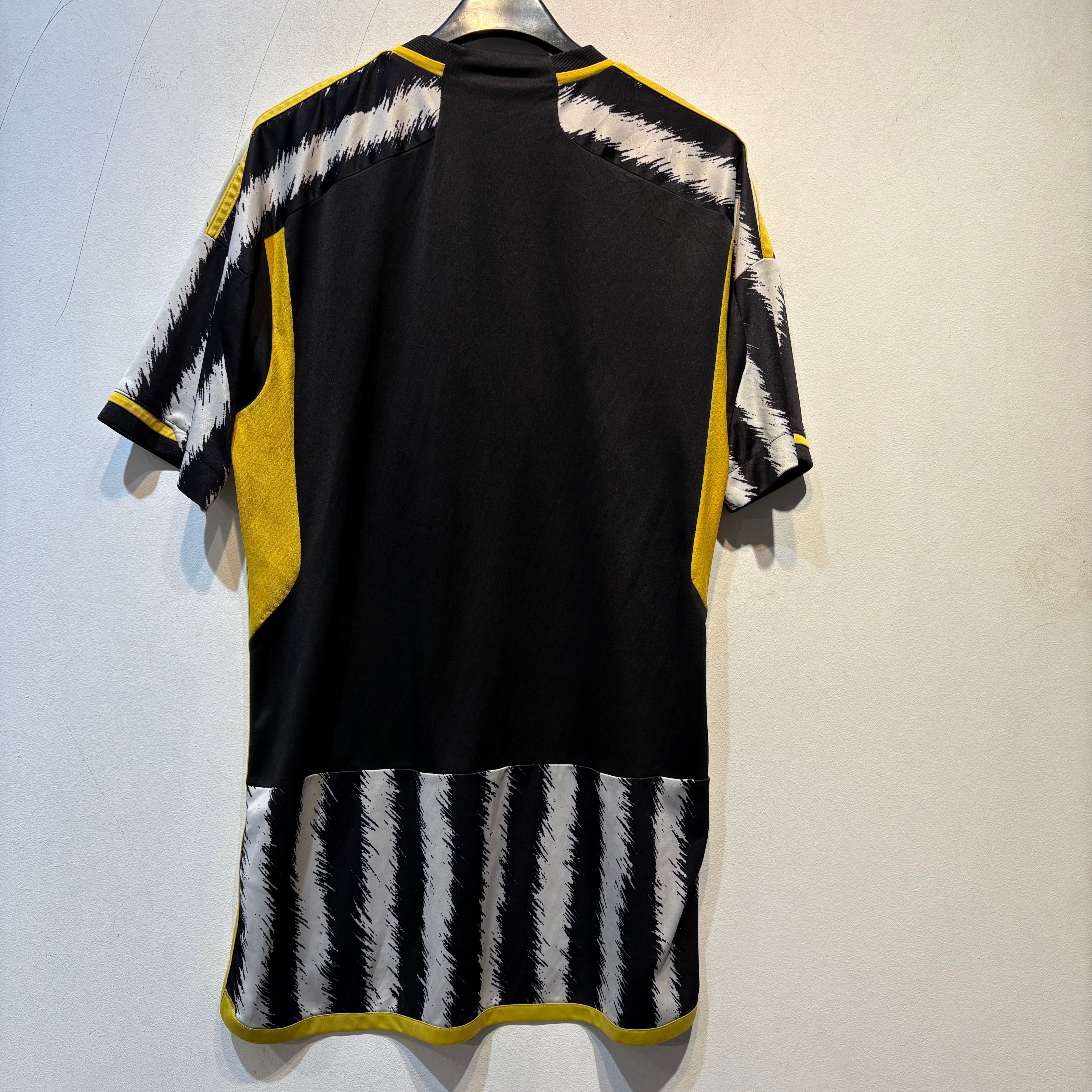 Juventus Away Shirt – 2021/2022 – Medium