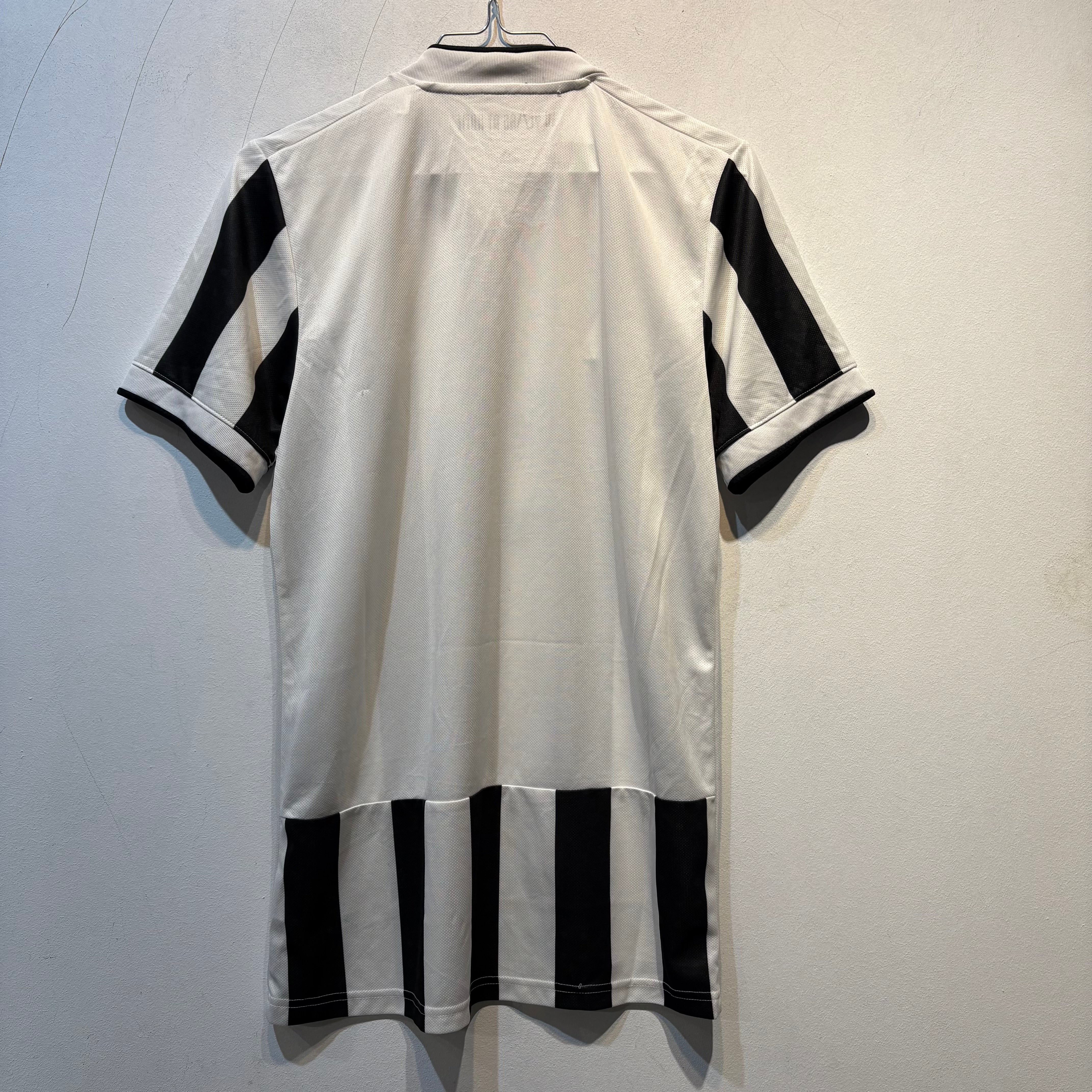 Juventus “10 Years at Home” Home Shirt – 2021/2022 – Adult XS
