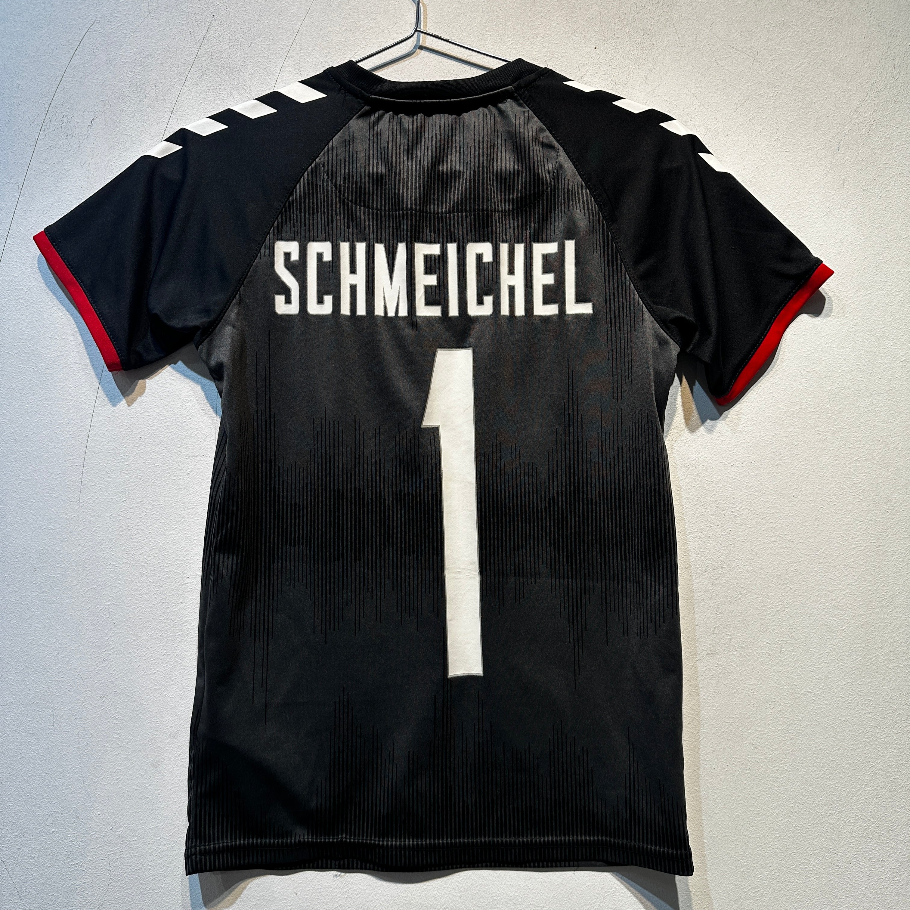 Denmark National Team Schmeichel Goalkeeper Shirt – 2020/2021 – Youth 152
