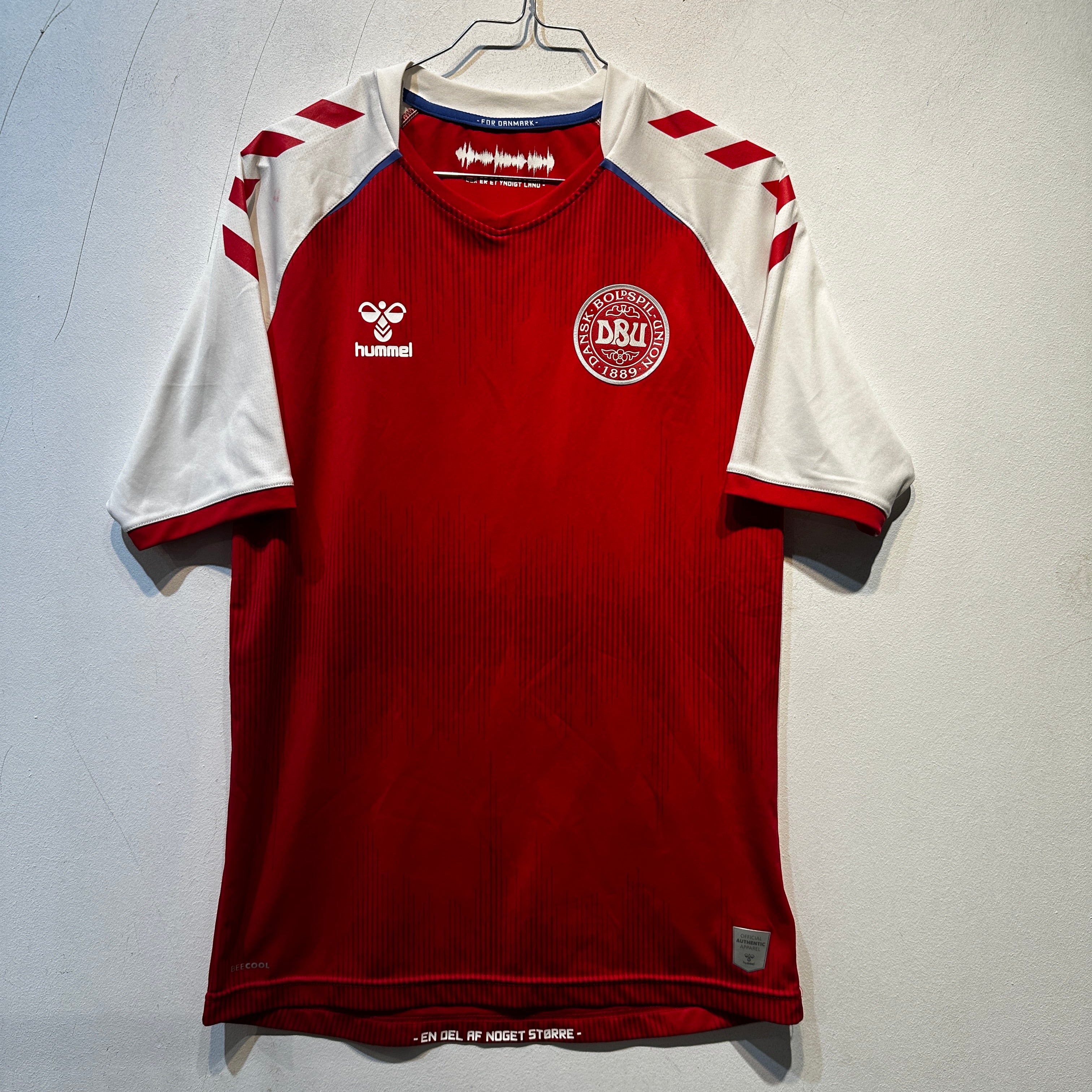 Denmark National Team Home Shirt – 2016/2018 – Medium