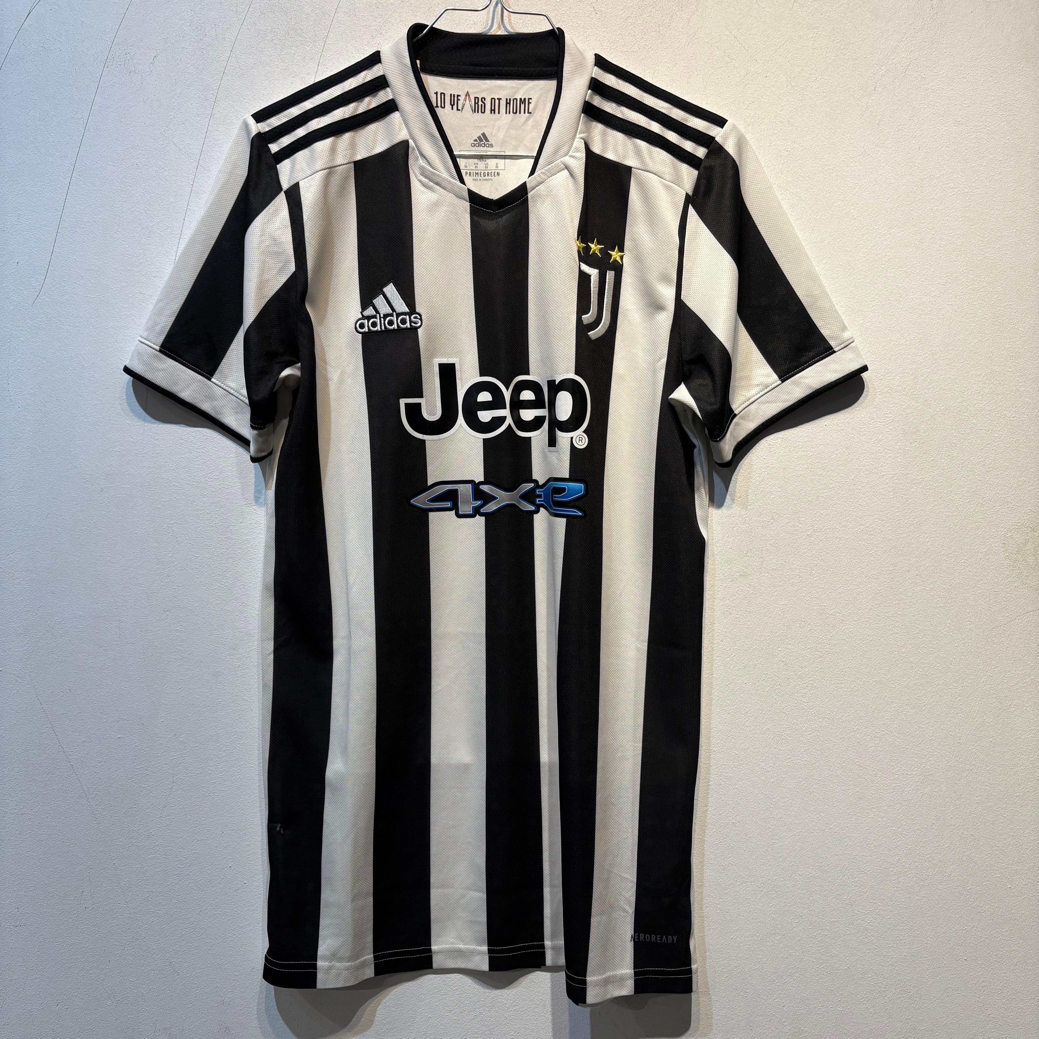 Juventus “10 Years at Home” Home Shirt – 2021/2022 – Adult XS