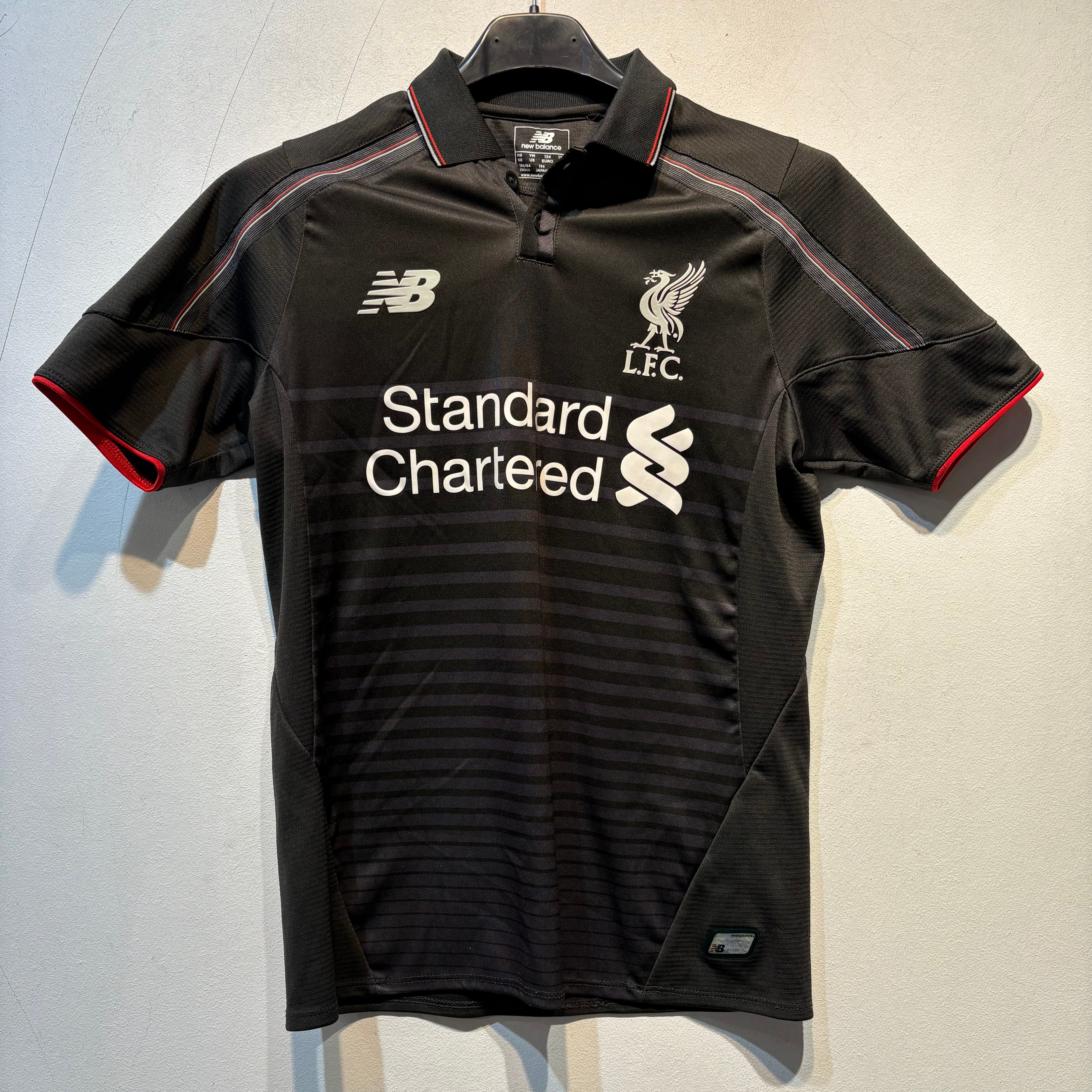 Liverpool FC Away Shirt - 2017/2018 - Youth 134