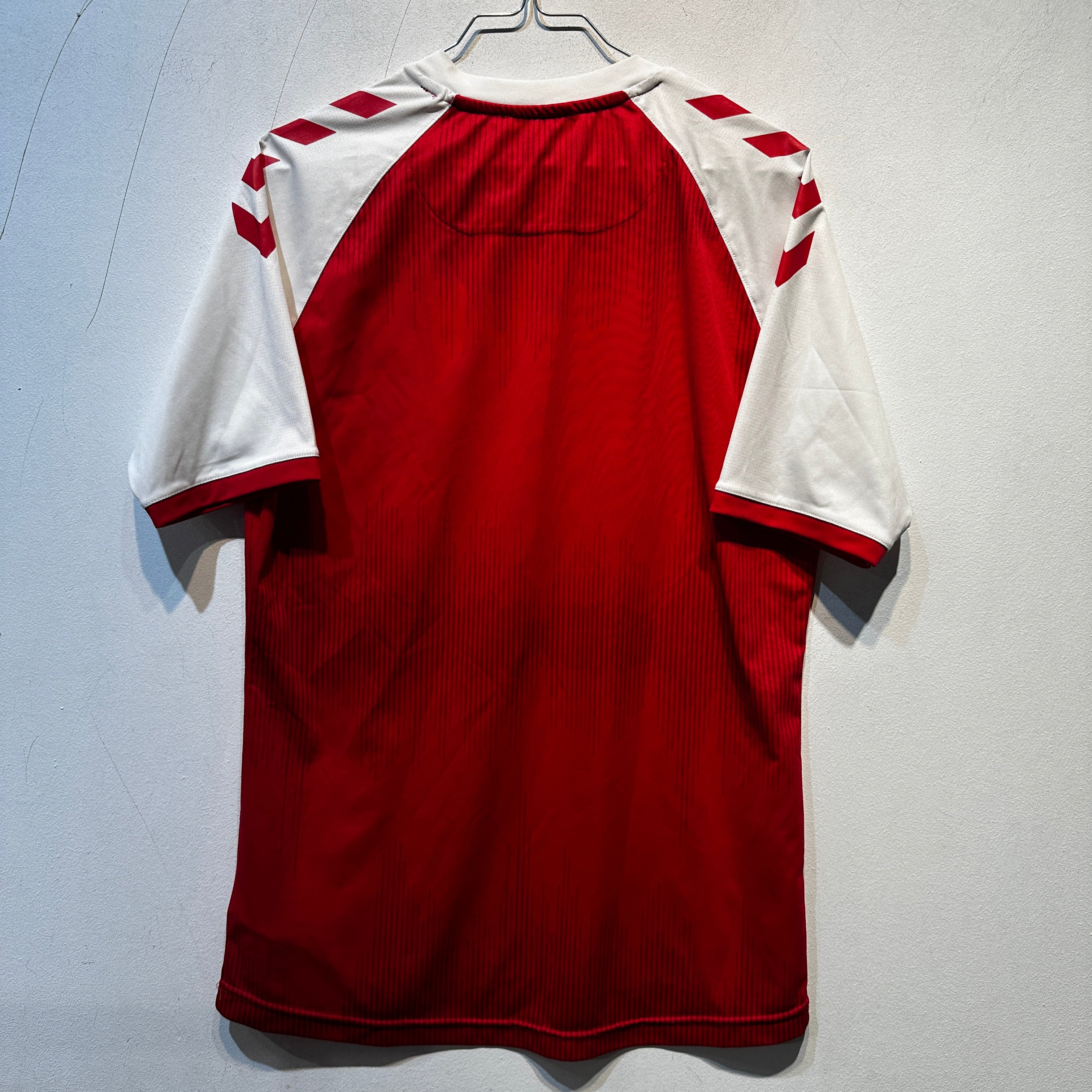 Denmark National Team Home Shirt – 2016/2018 – Medium