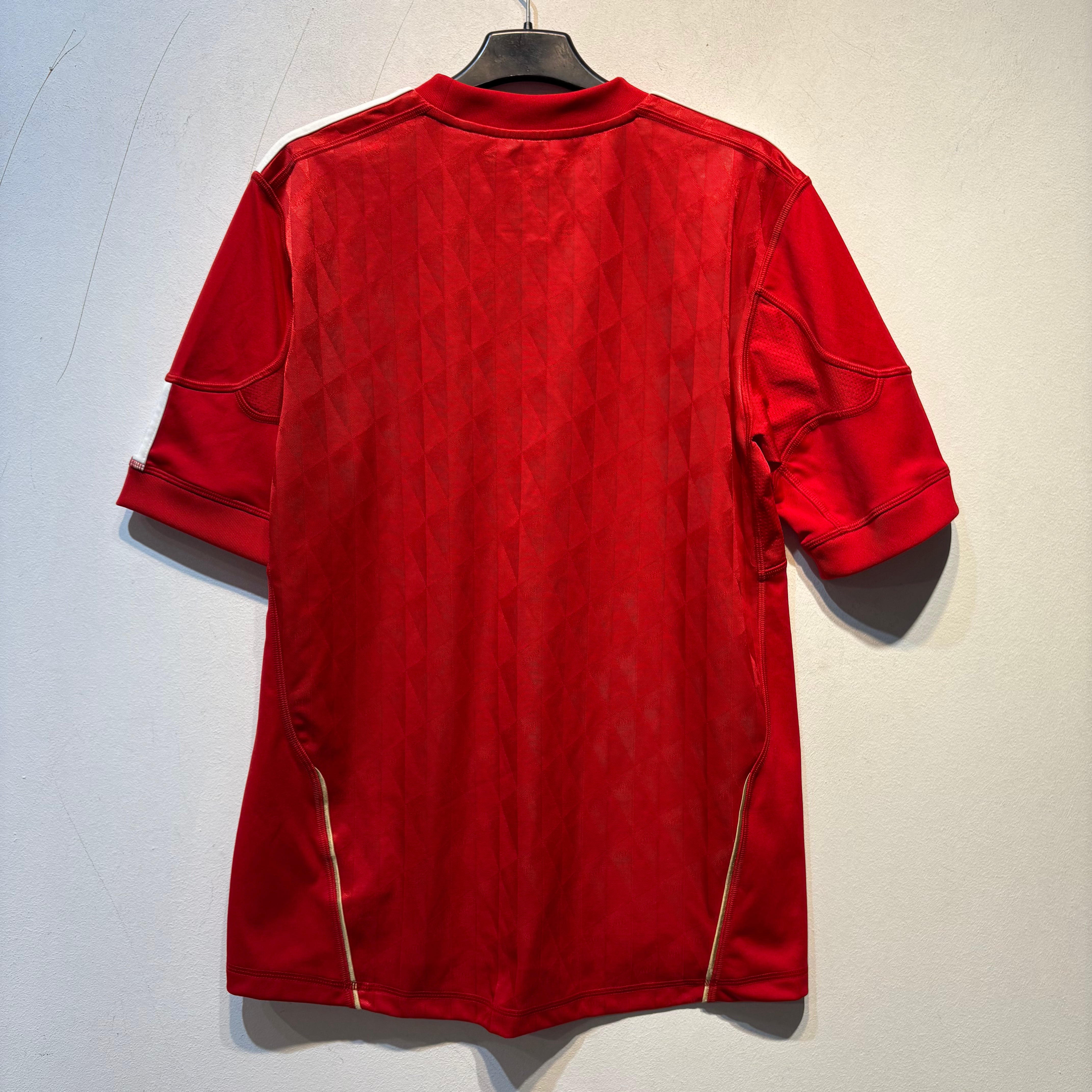 Liverpool FC “Standard Chartered” Home - 2010/2011 - Youth L (13–14Y / 164)