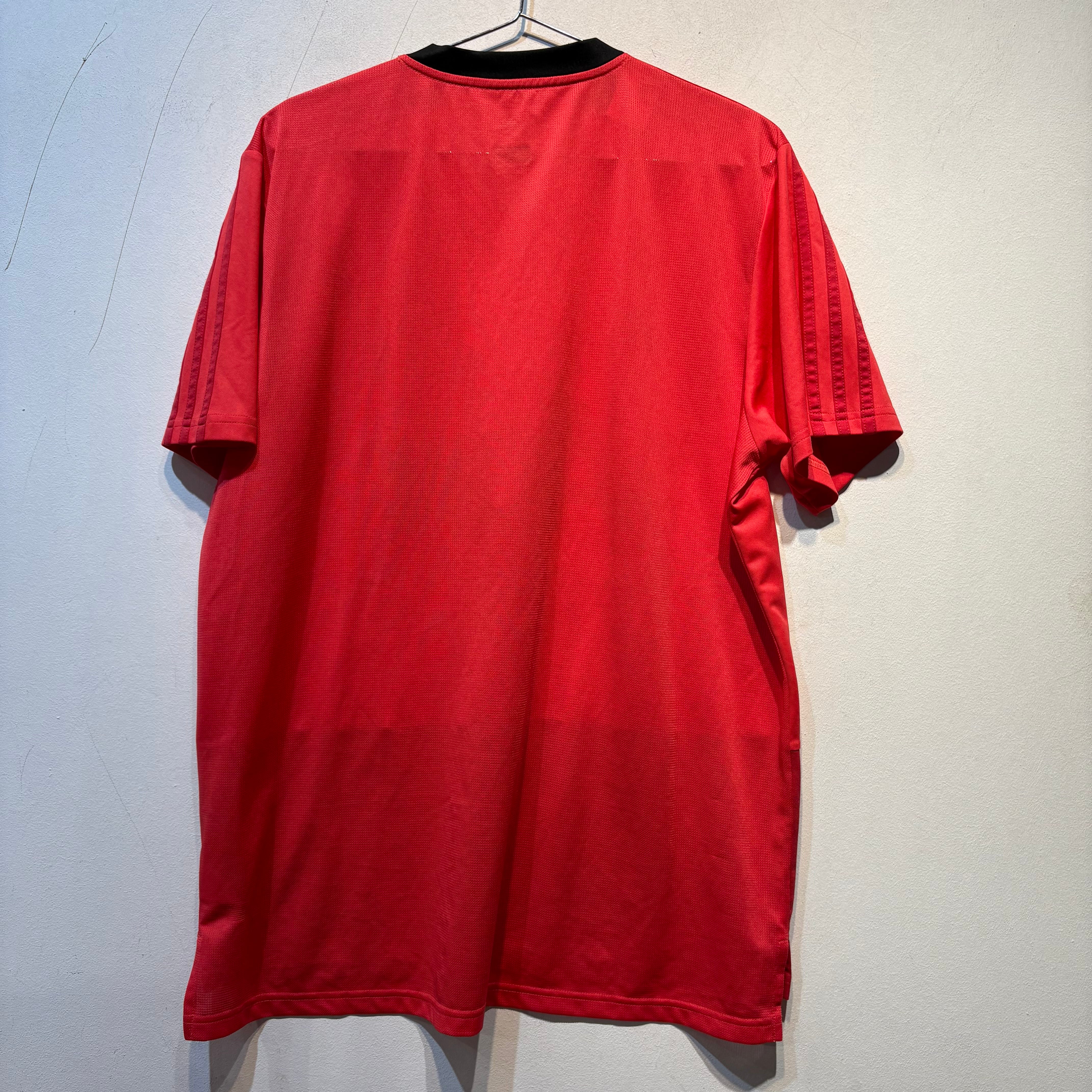 Manchester United Adidas Training Shirt – 2018/2019 – Red – Size L