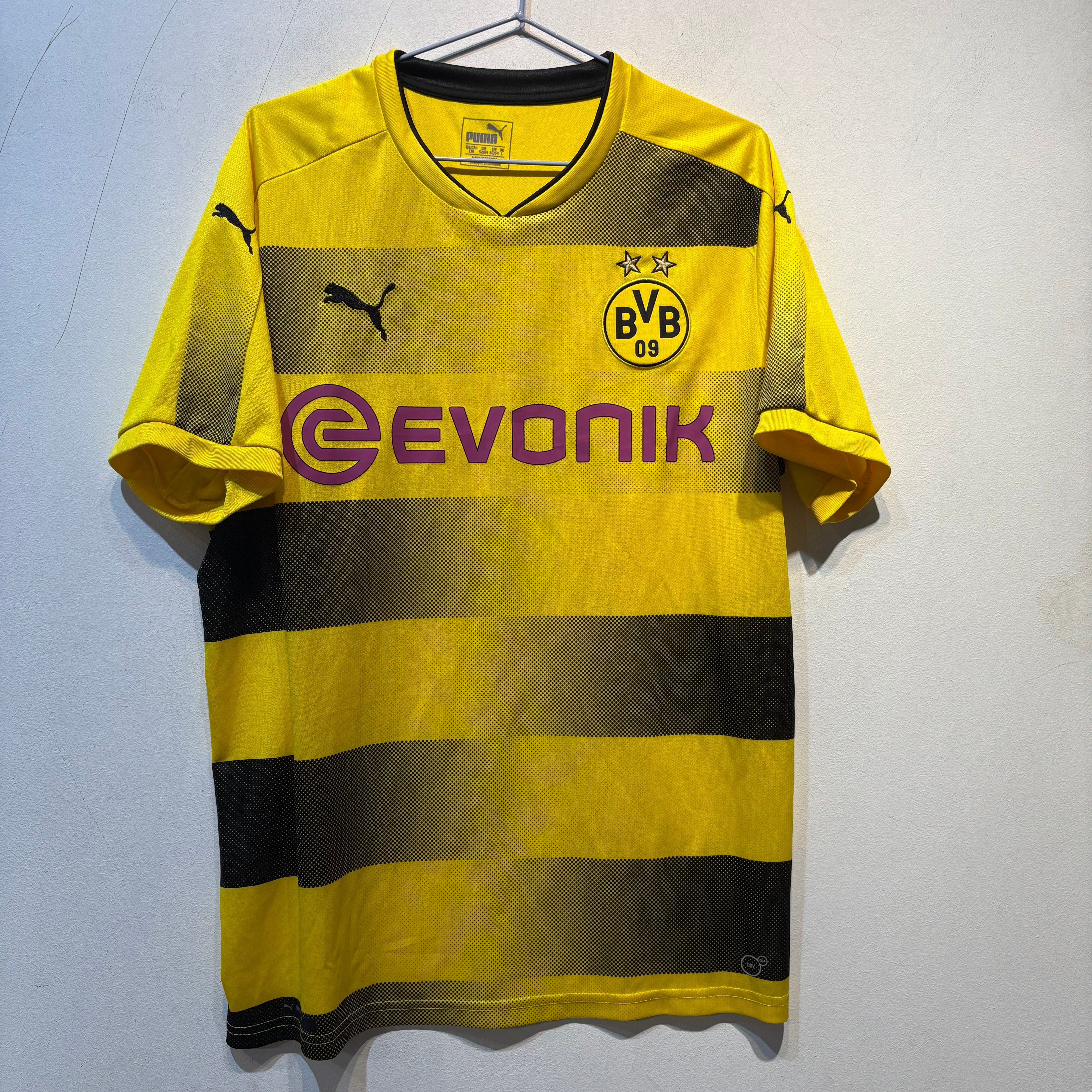 Borussia Dortmund “Aubameyang 17” Home – 2016/2017 – Large