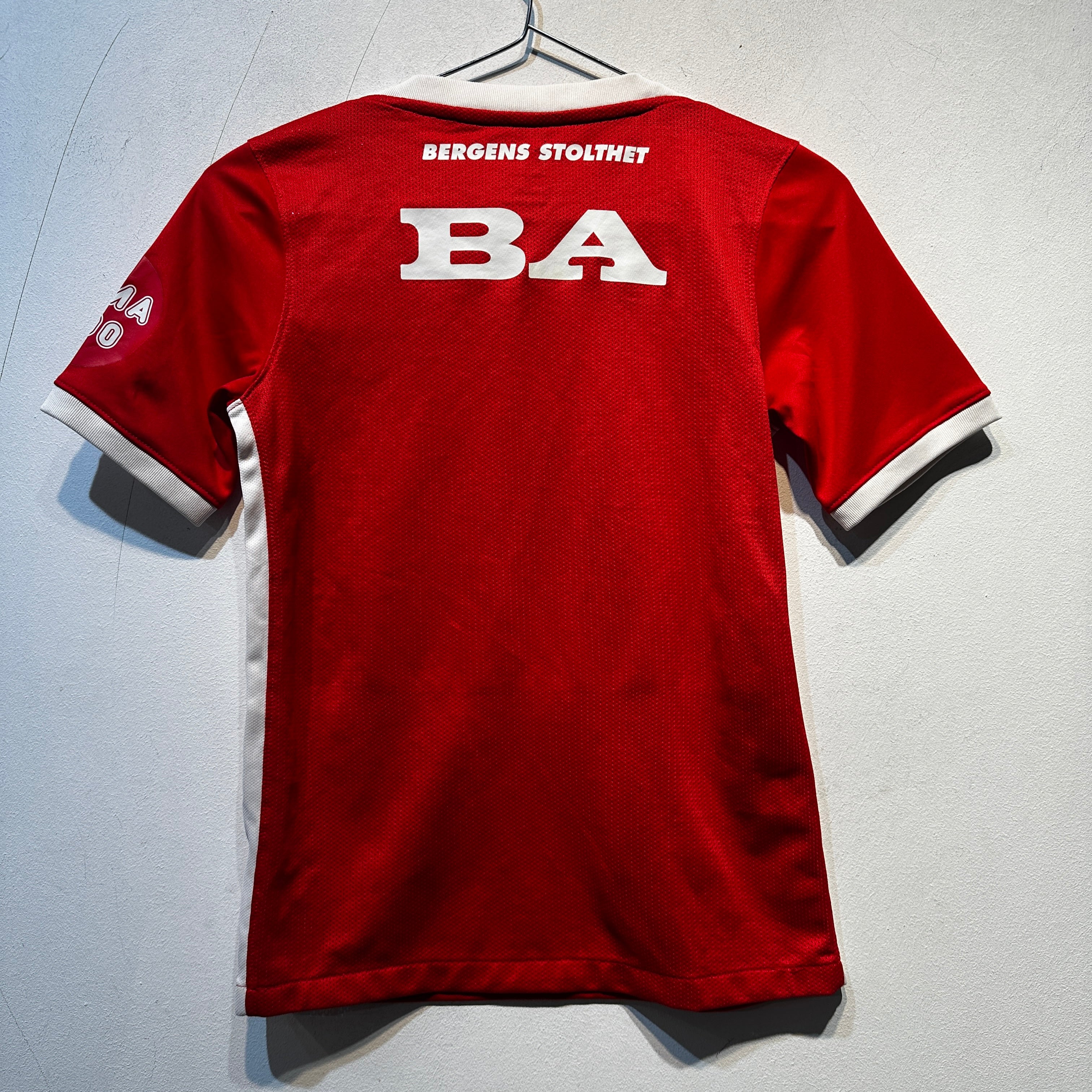 SK Brann Home – 2023 Season – Nike Dri-Fit – Youth Medium (137–147cm)