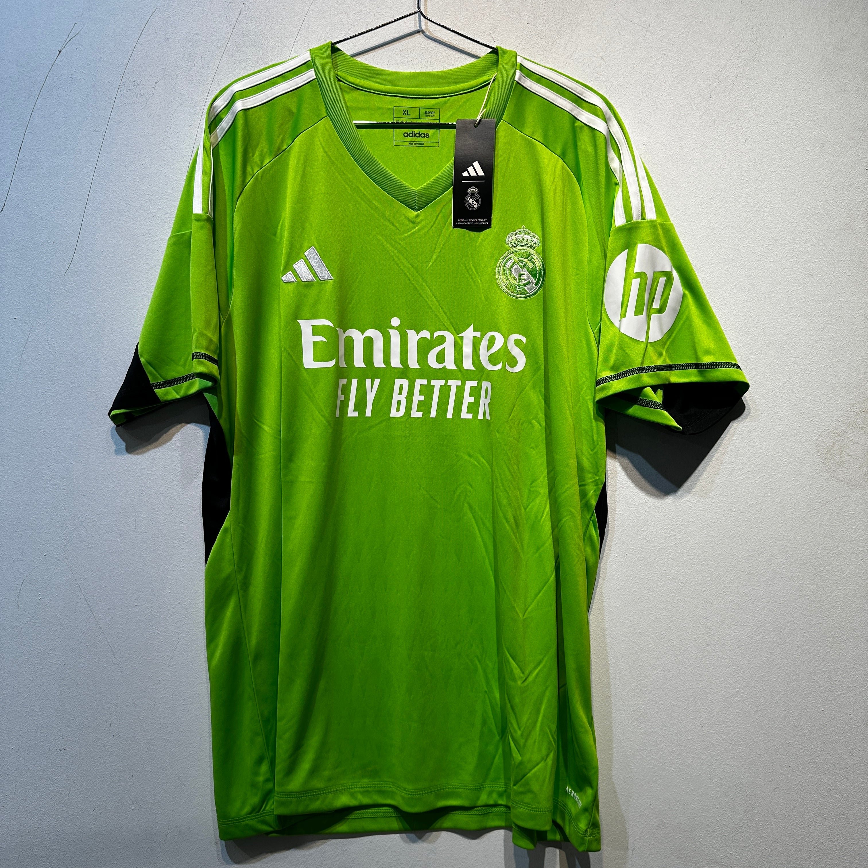 Real Madrid Goalkeeper Home Shirt 2023/2024 – Green – XL