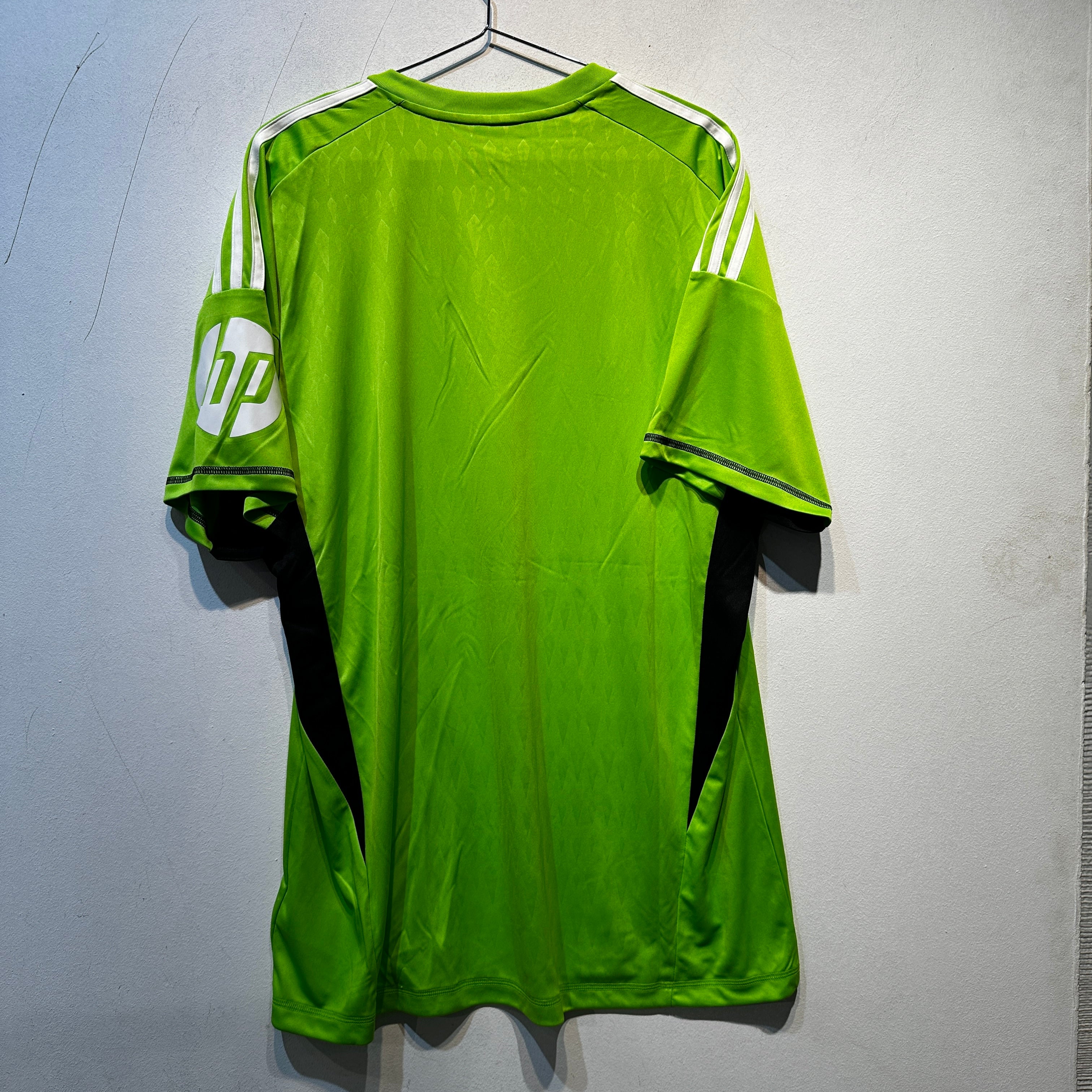 Real Madrid Goalkeeper Home Shirt 2023/2024 – Green – XL