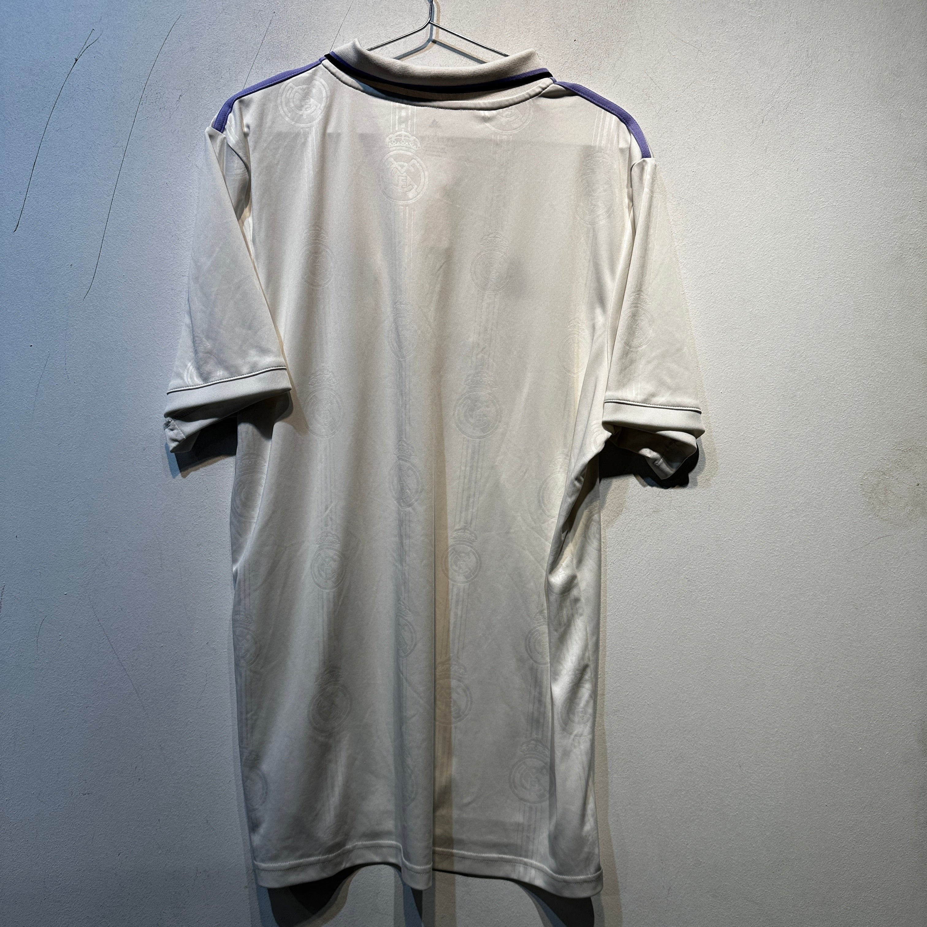 Real Madrid Home - 2022/2023 - Large