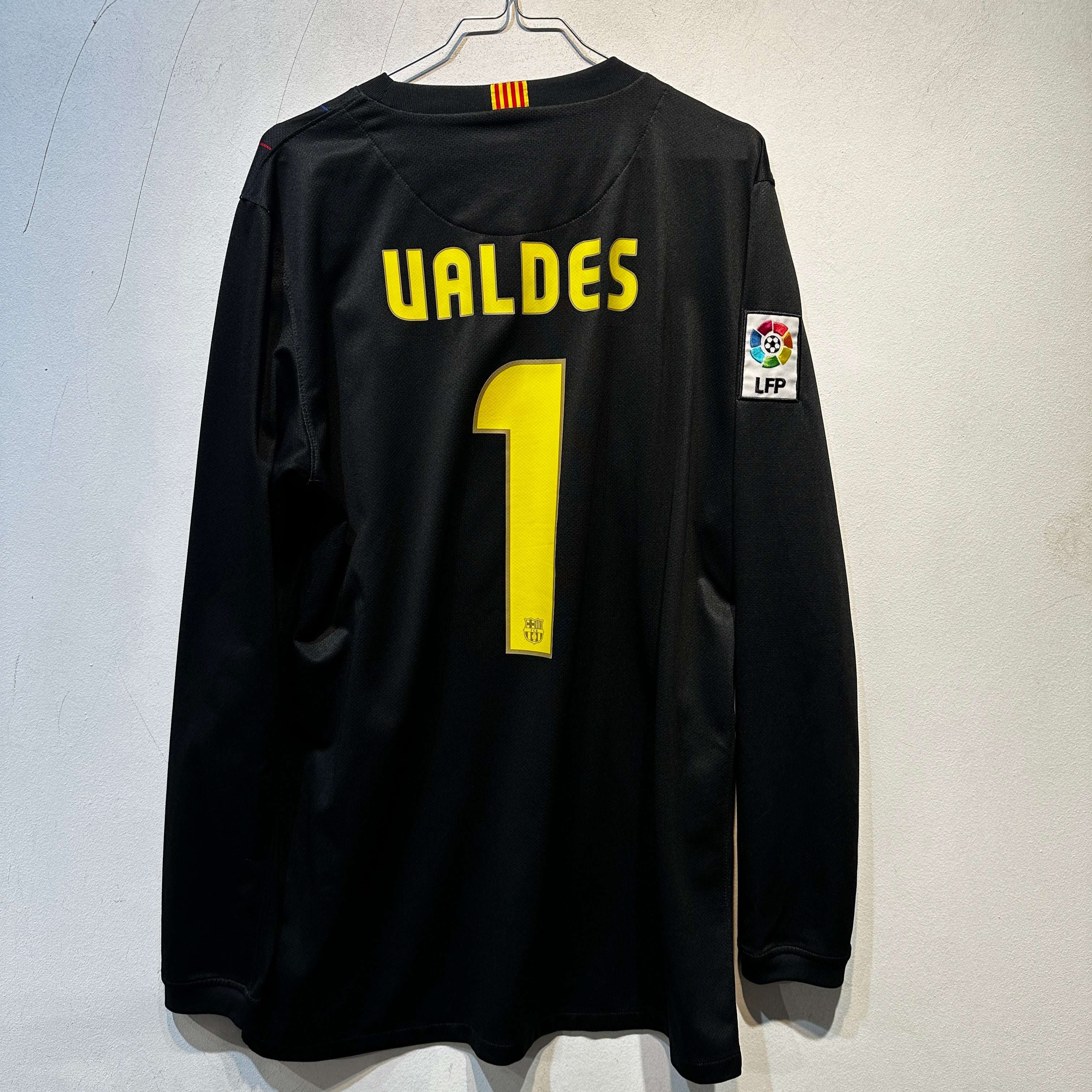 FC Barcelona Valdés Goalkeeper Shirt 2006/2007 – Long Sleeve – Size L