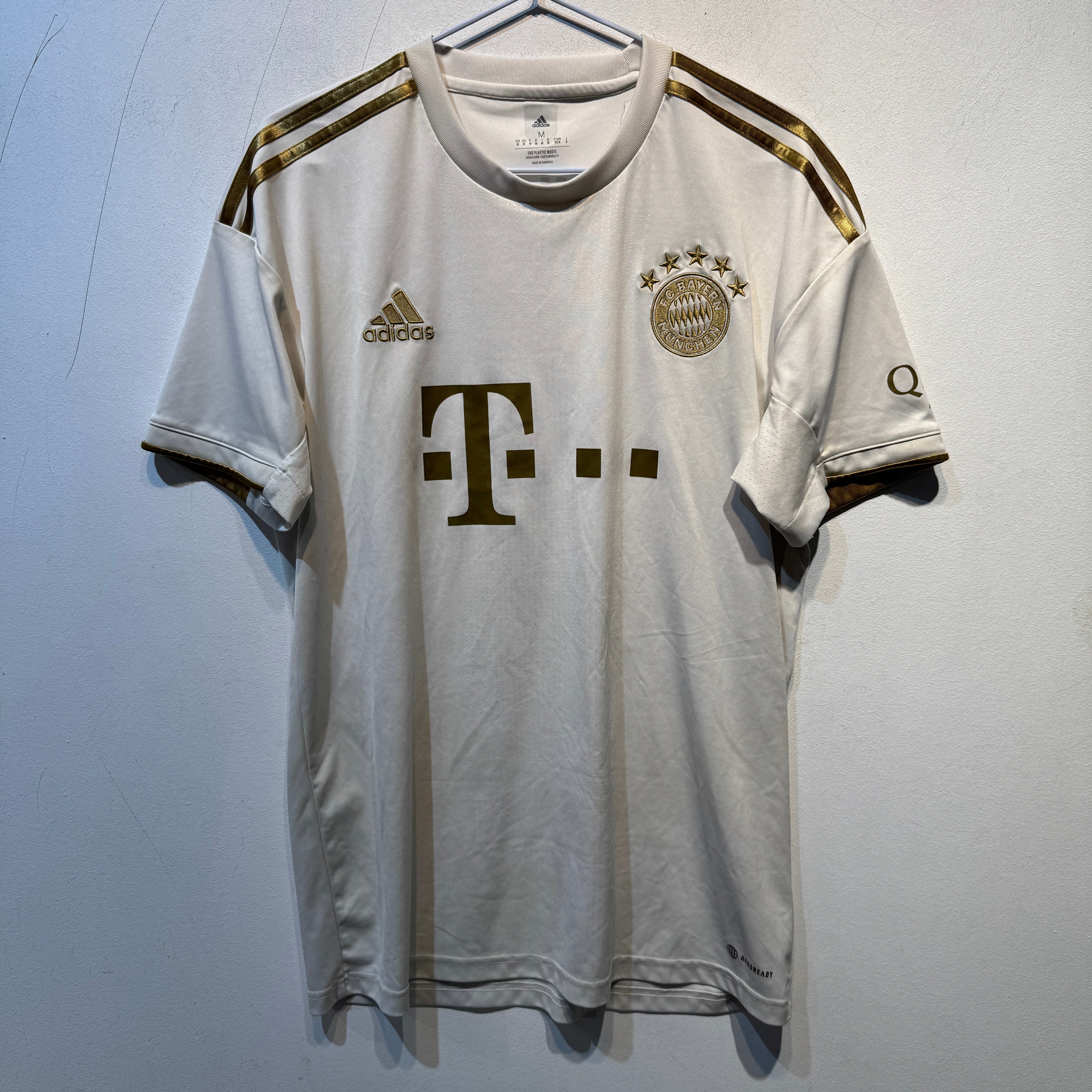 FC Bayern München Away – 2021/2022 – Medium