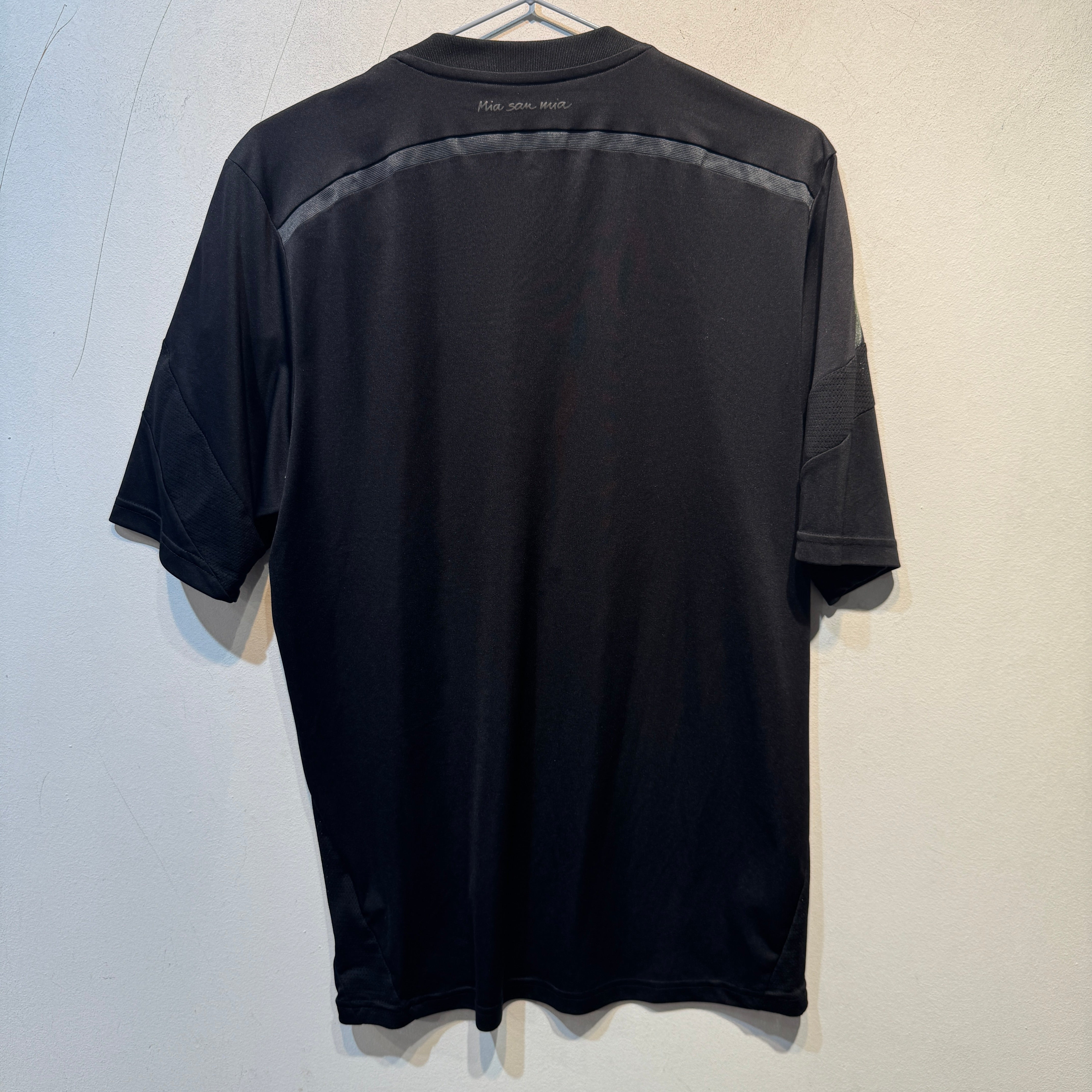 FC Bayern München Away – 2015/2016 – Medium
