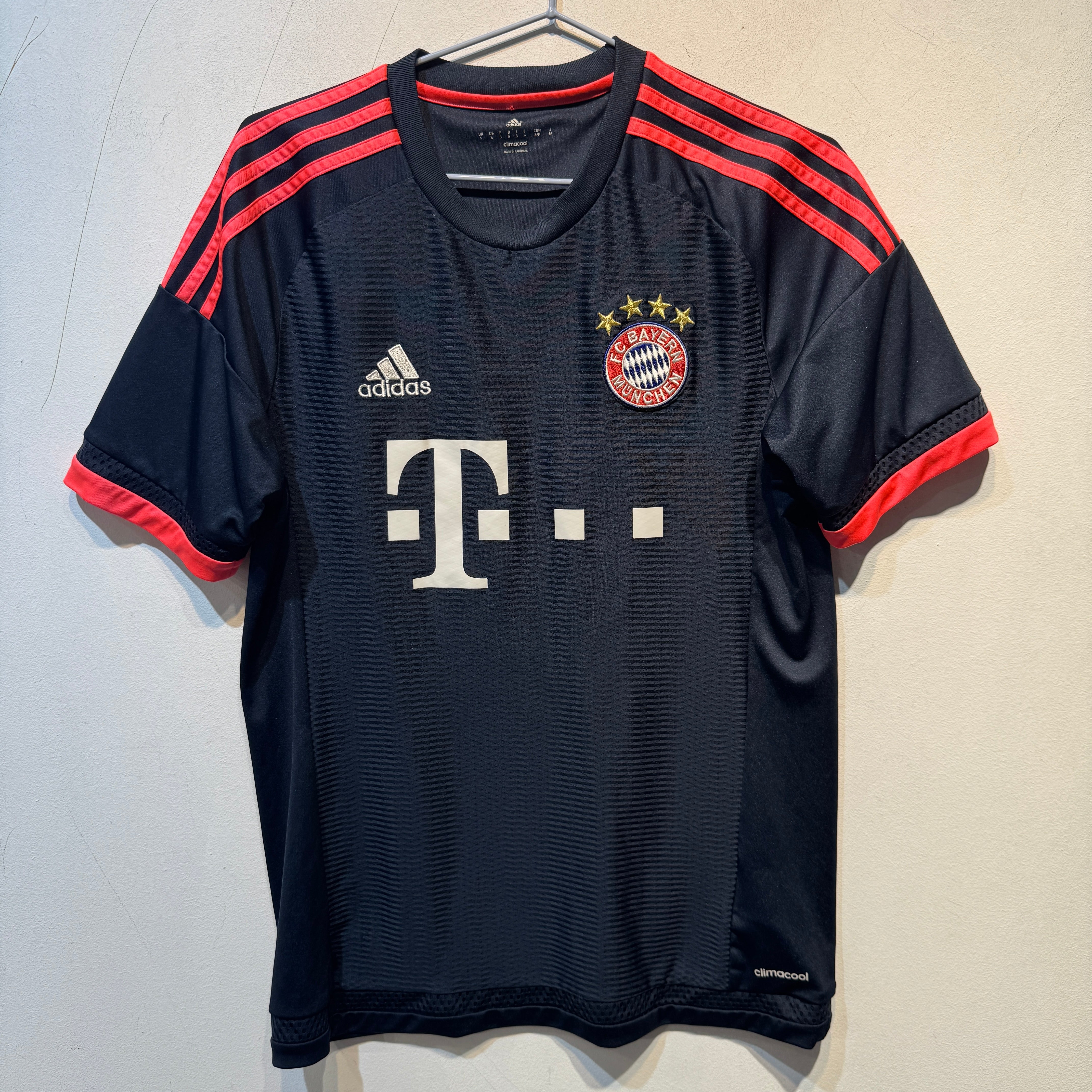 FC Bayern München Away – 2016/2017 – Small