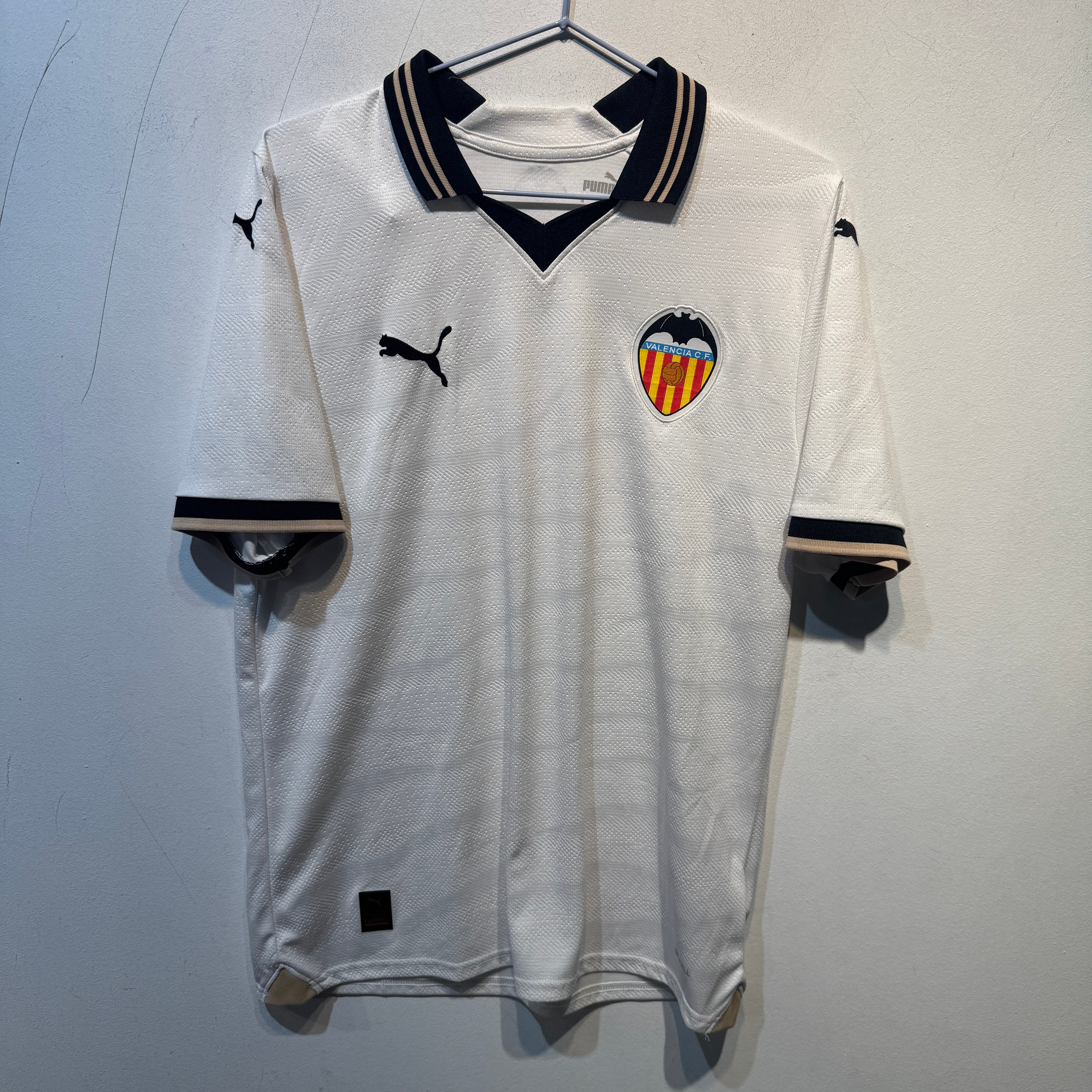 Valencia CF Home Shirt – 2021/2022 – Puma – Size M