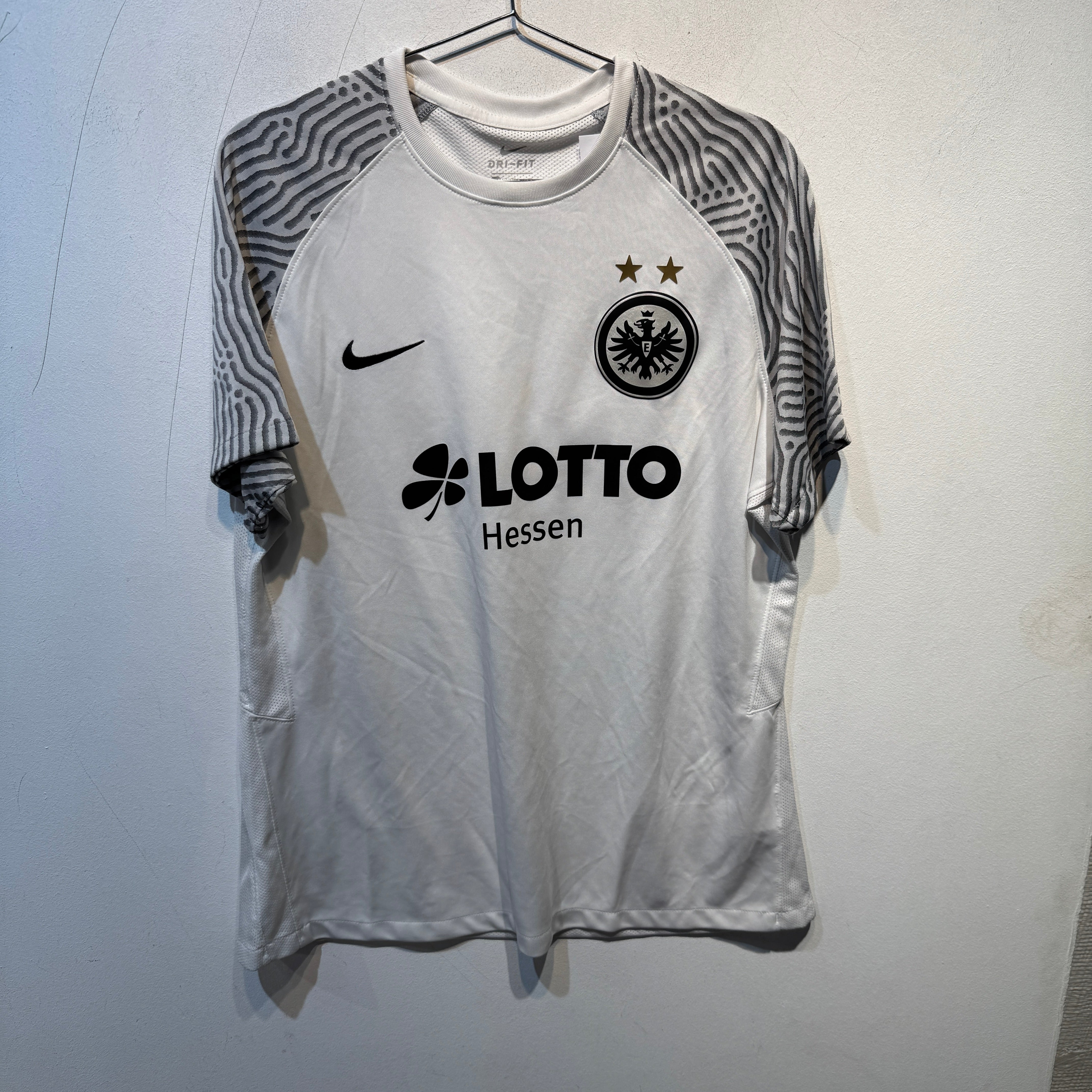 Eintracht Frankfurt Training – 2020/2021 – XL