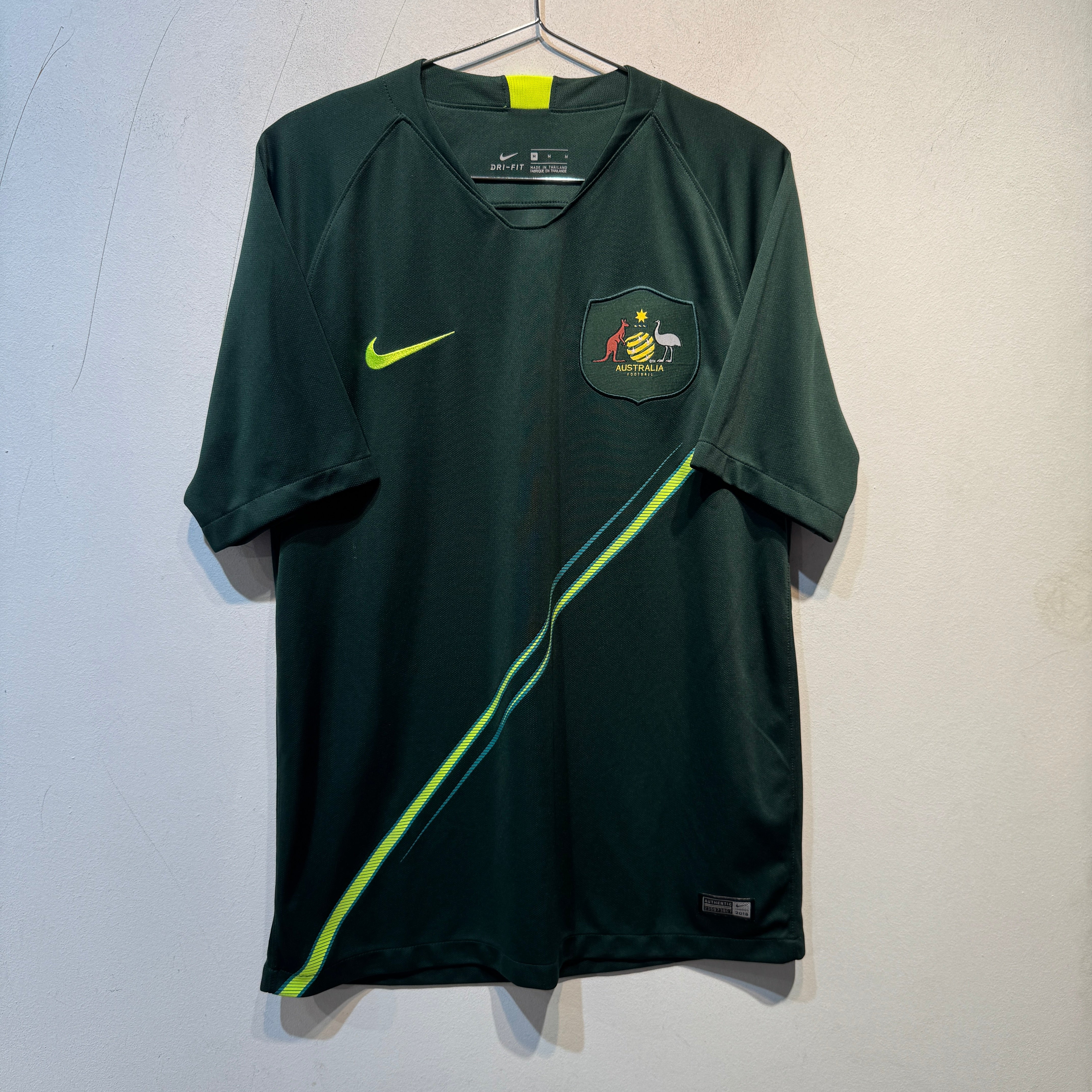 Australia Home – 2010/2011 – Medium